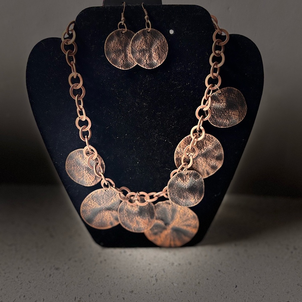 Elegant Copper-Toned Necklace and Earring Set